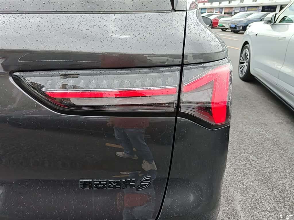 Wuling Starlight, 2025 8