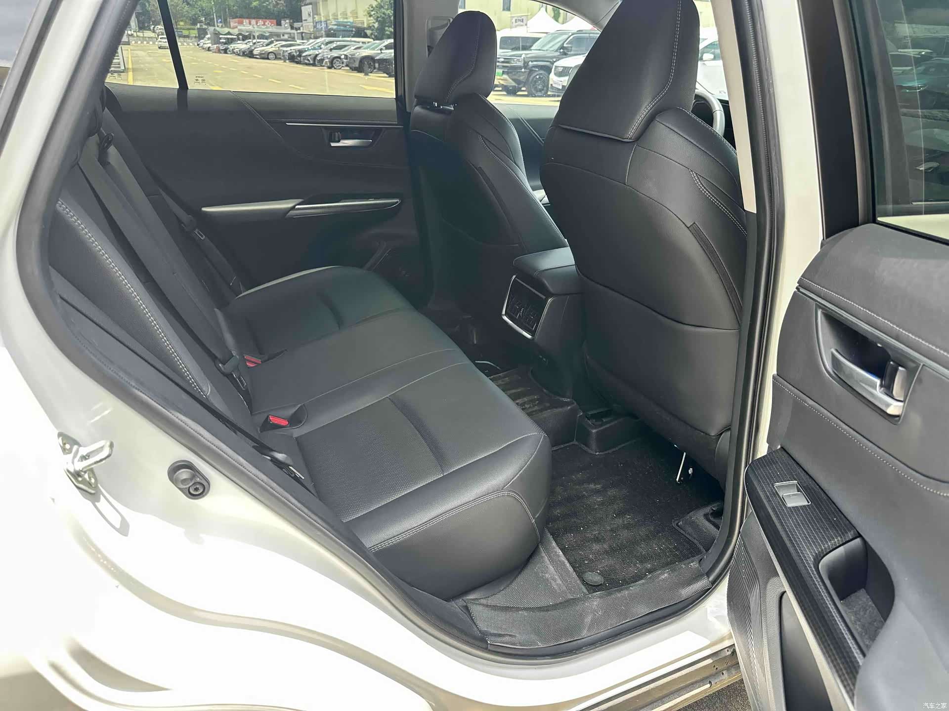 Toyota Venza, 2024 12