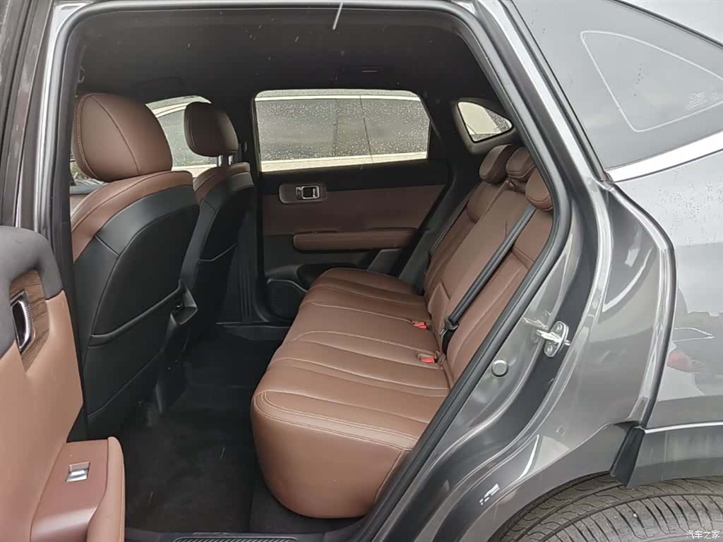 Wuling Starlight, 2025 17
