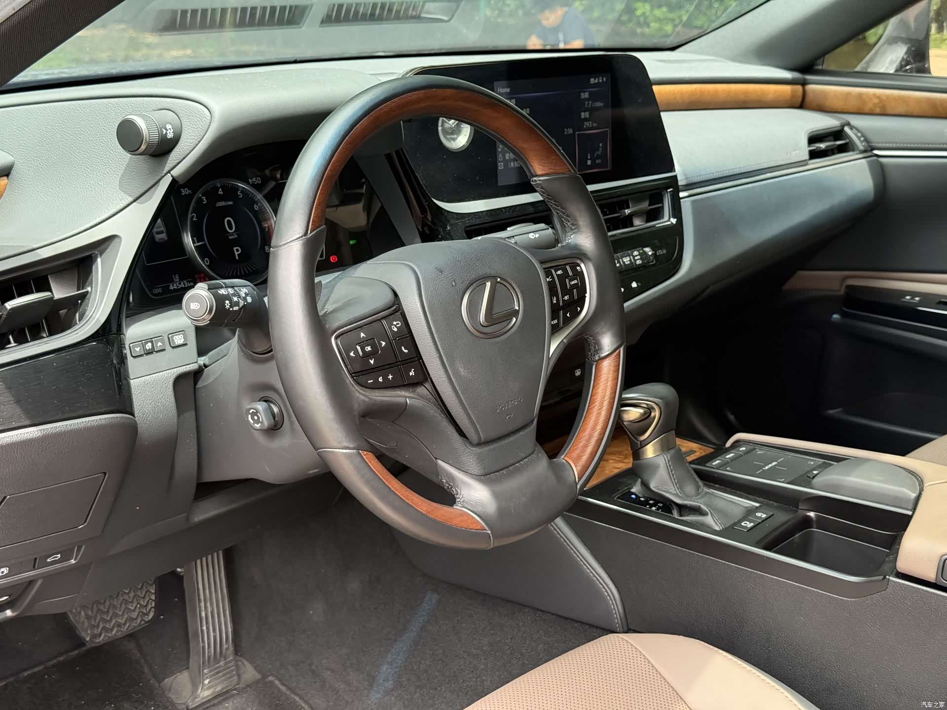 Lexus ES, 2022 11