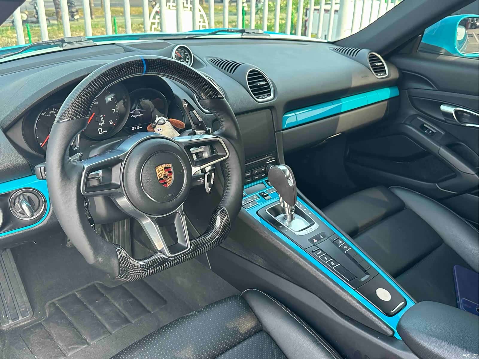 Porsche Cayman, 2018 все фото