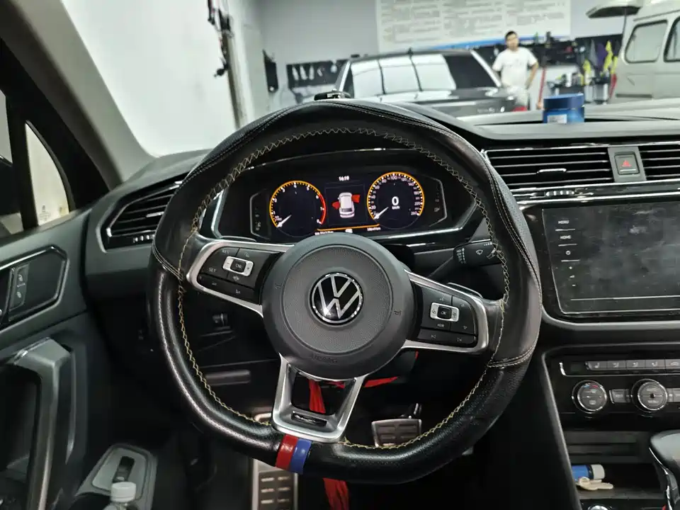 Volkswagen Tiguan L