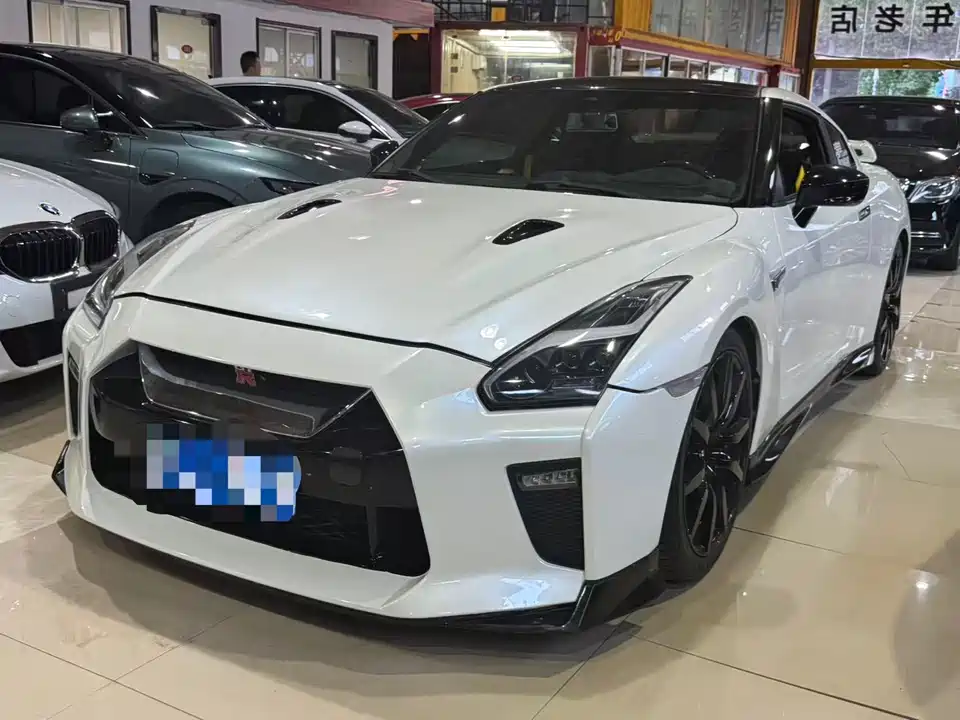 Nissan GT-R