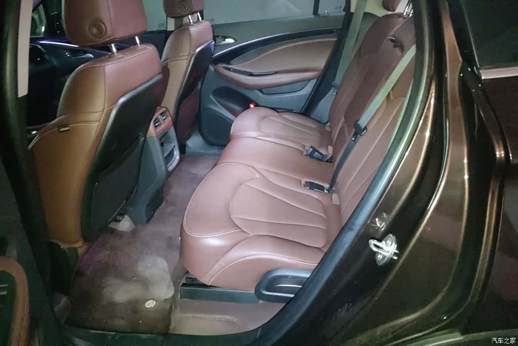 Buick Envision Plus, 2021 11