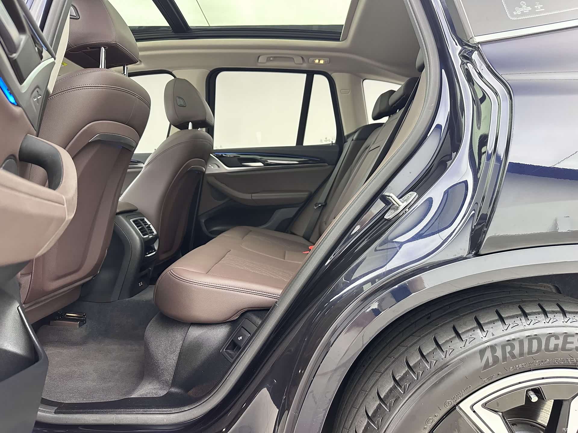 BMW iX3, 2022 8