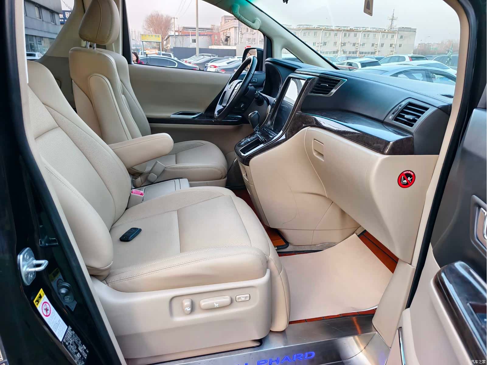 Toyota Alphard, 2011 12
