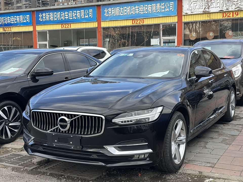 Volvo S90