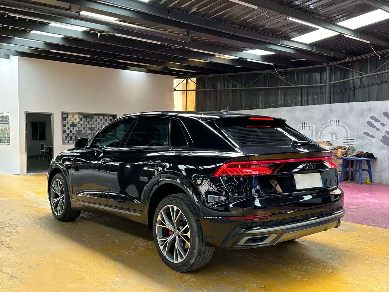 Audi Q8, 2020 4
