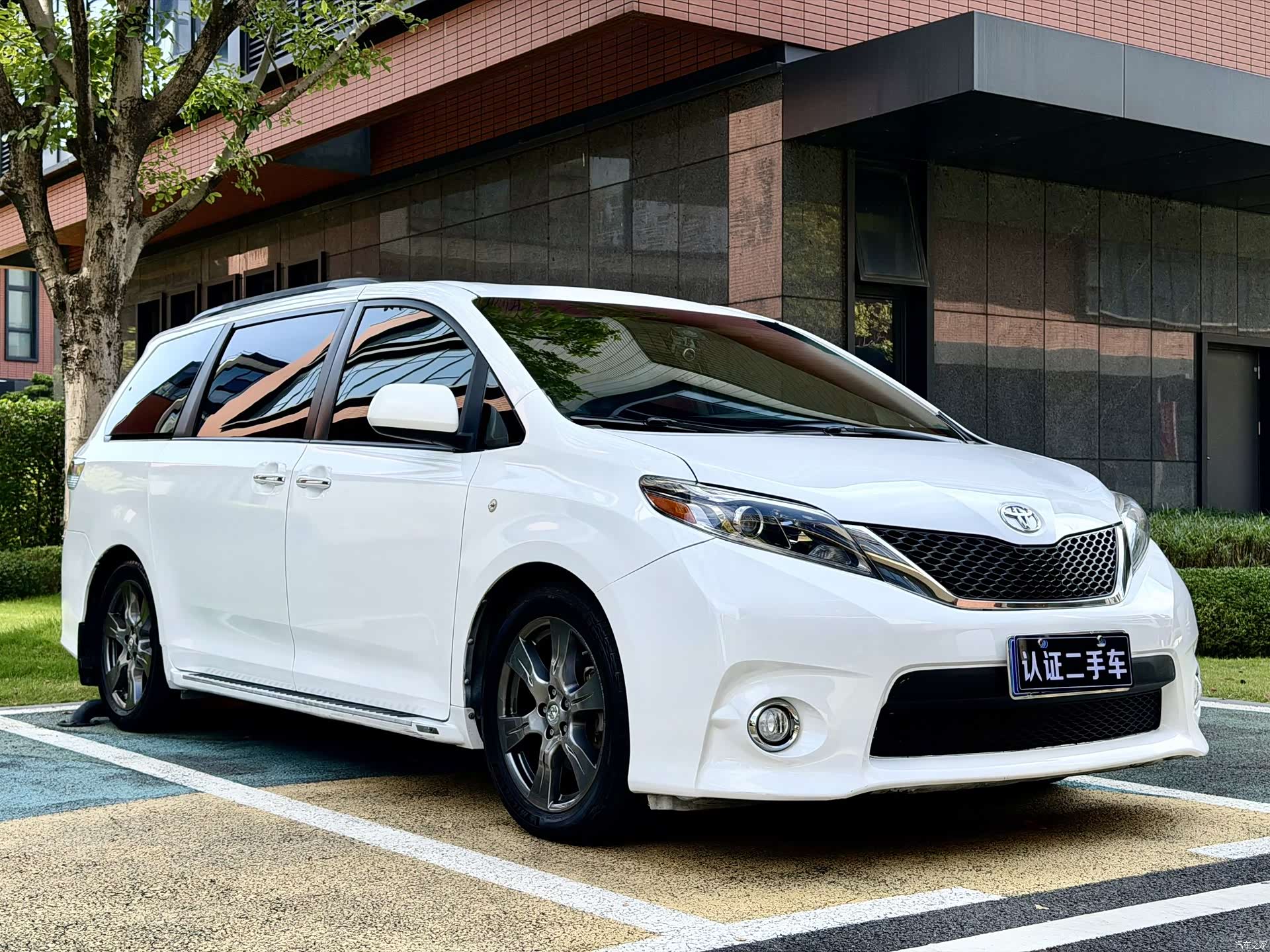 Toyota Sienna, 2017 3