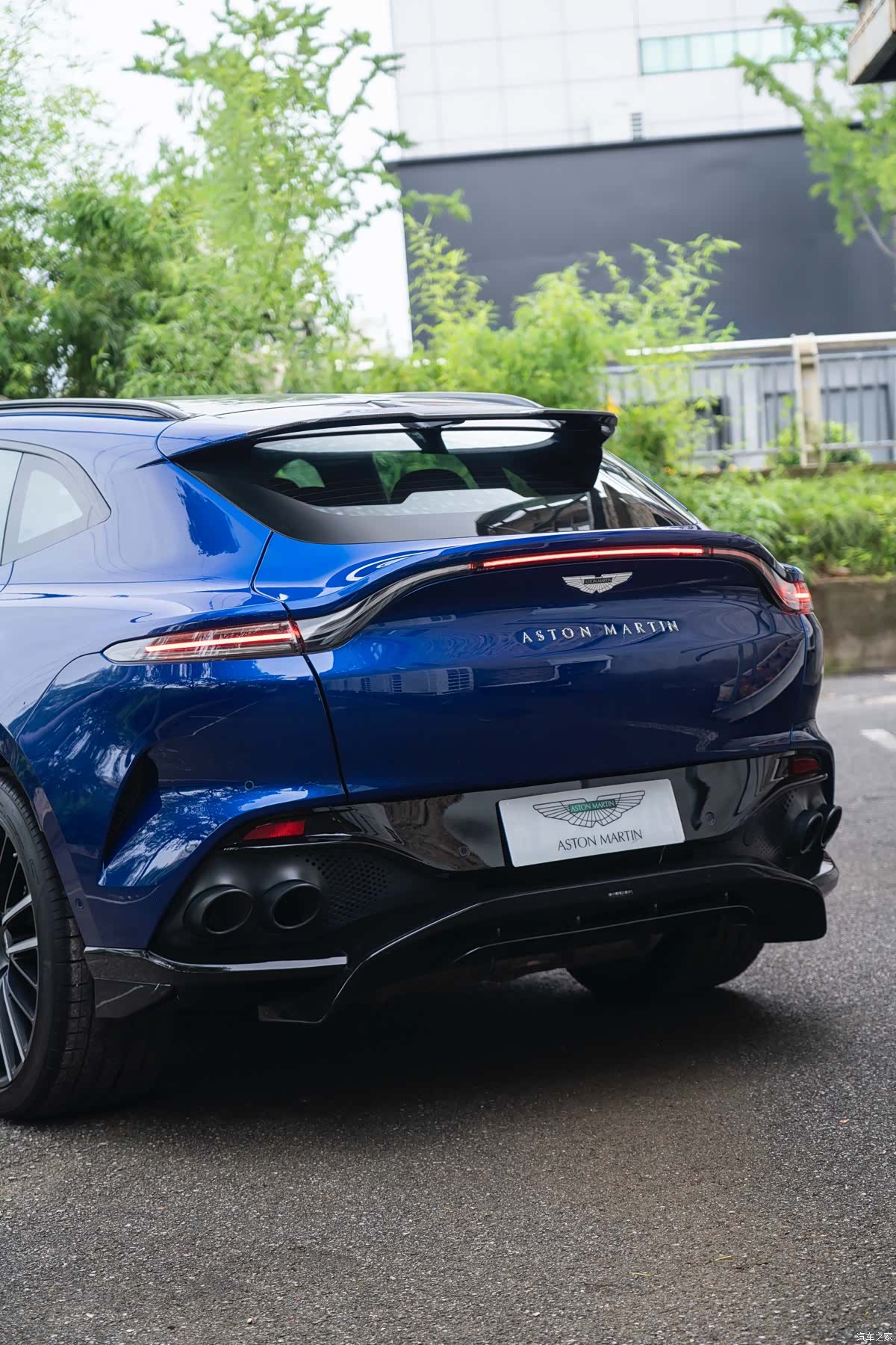 Aston Martin DBX, 2024 8