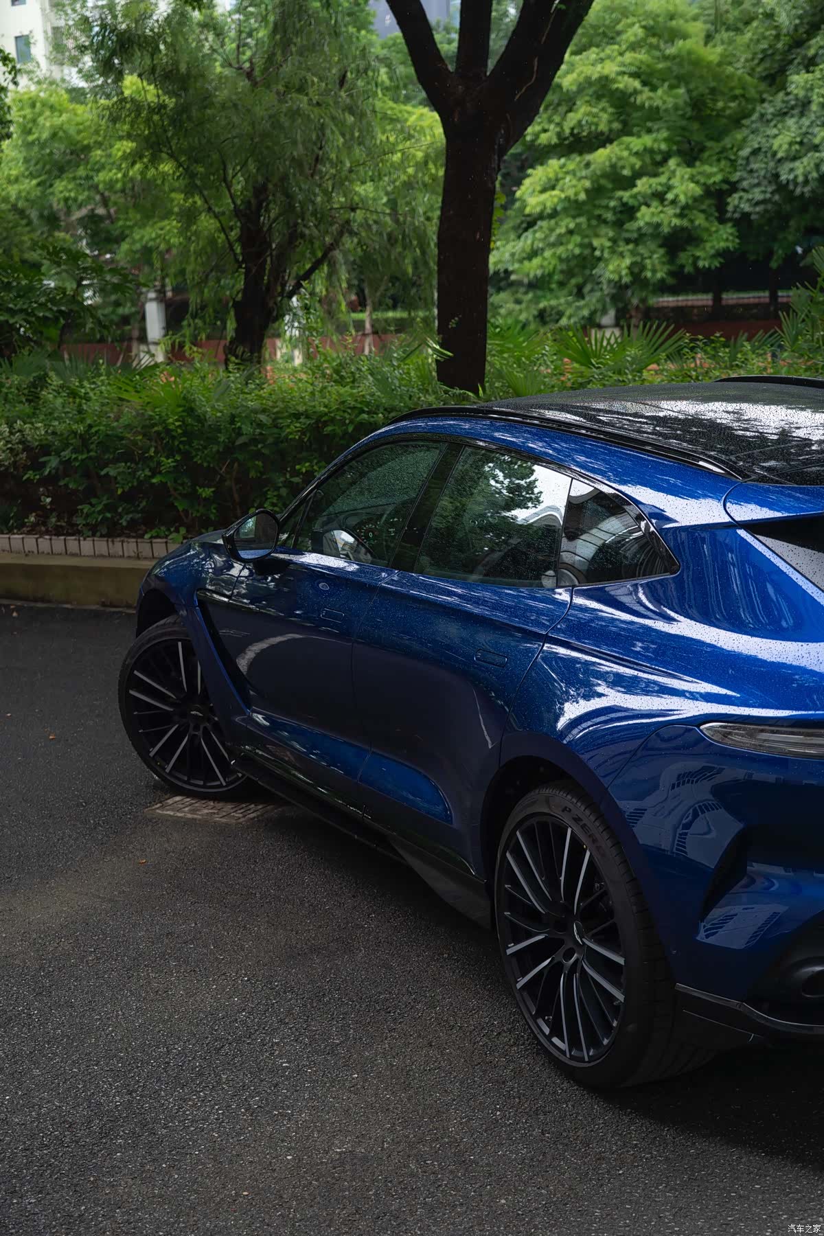 Aston Martin DBX, 2024 24