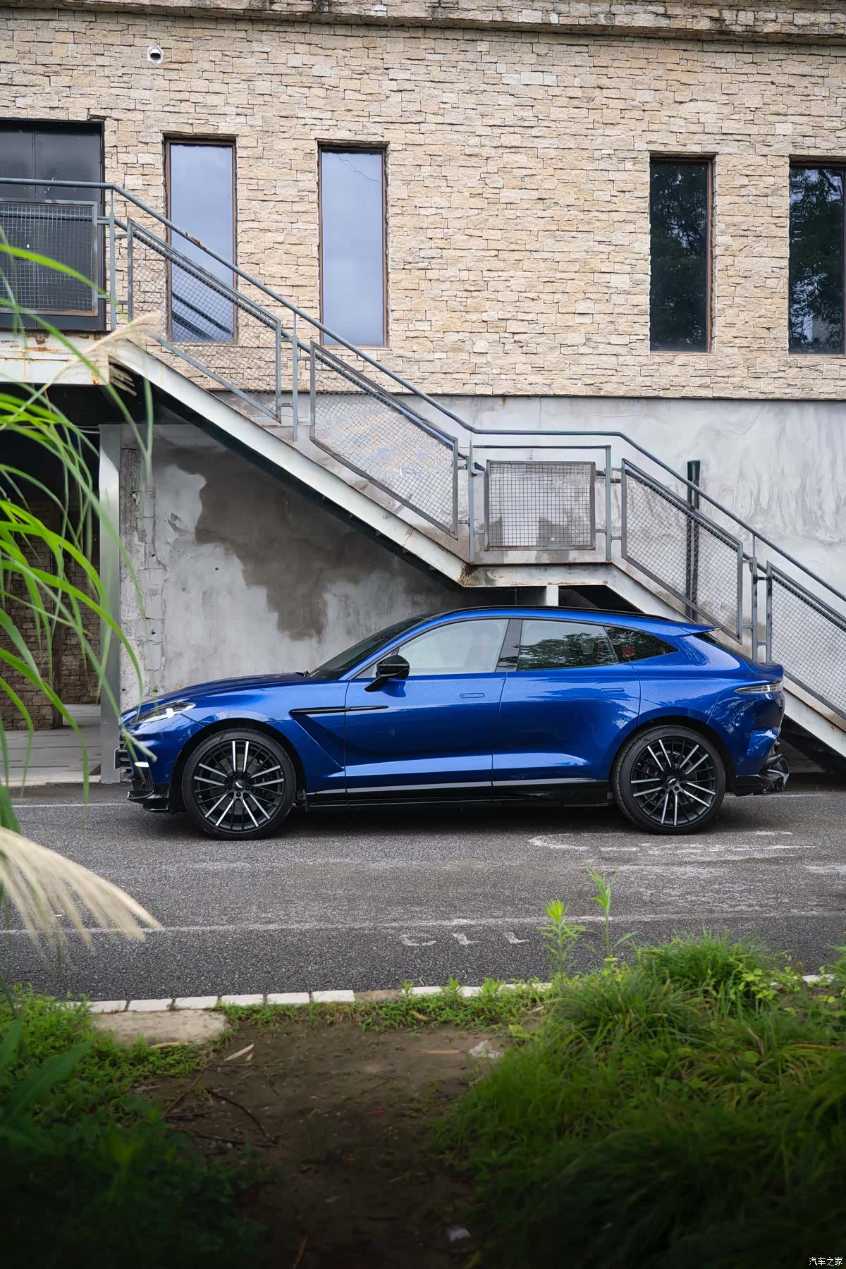 Aston Martin DBX, 2024 30