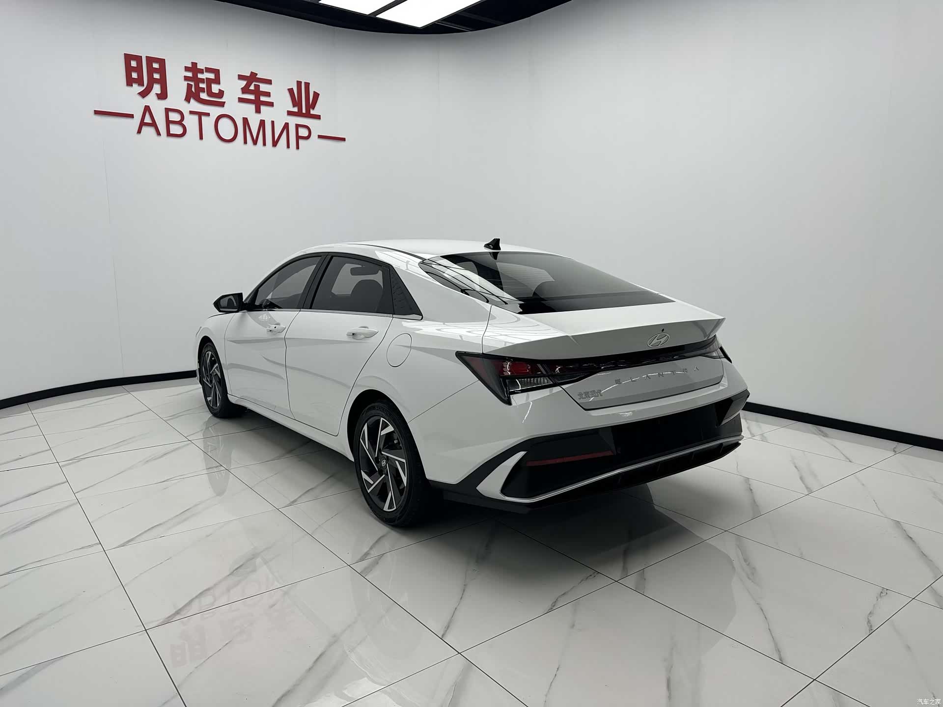 Hyundai Elantra, 2023 8