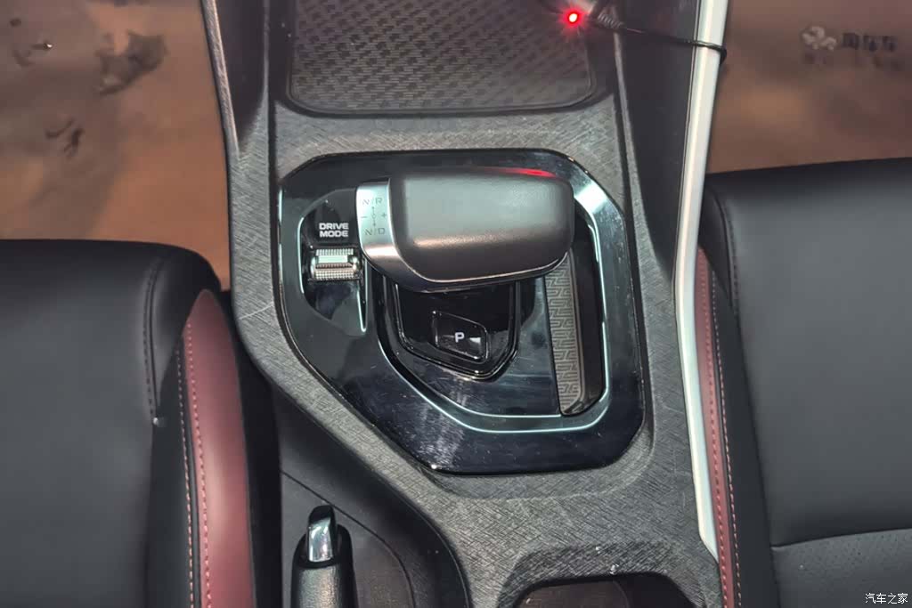 Geely Coolray, 2022 16