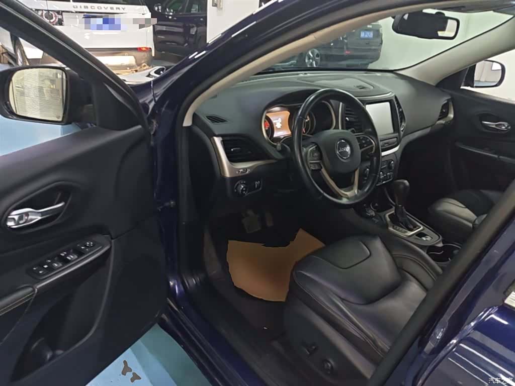 Jeep Cherokee, 2018 16