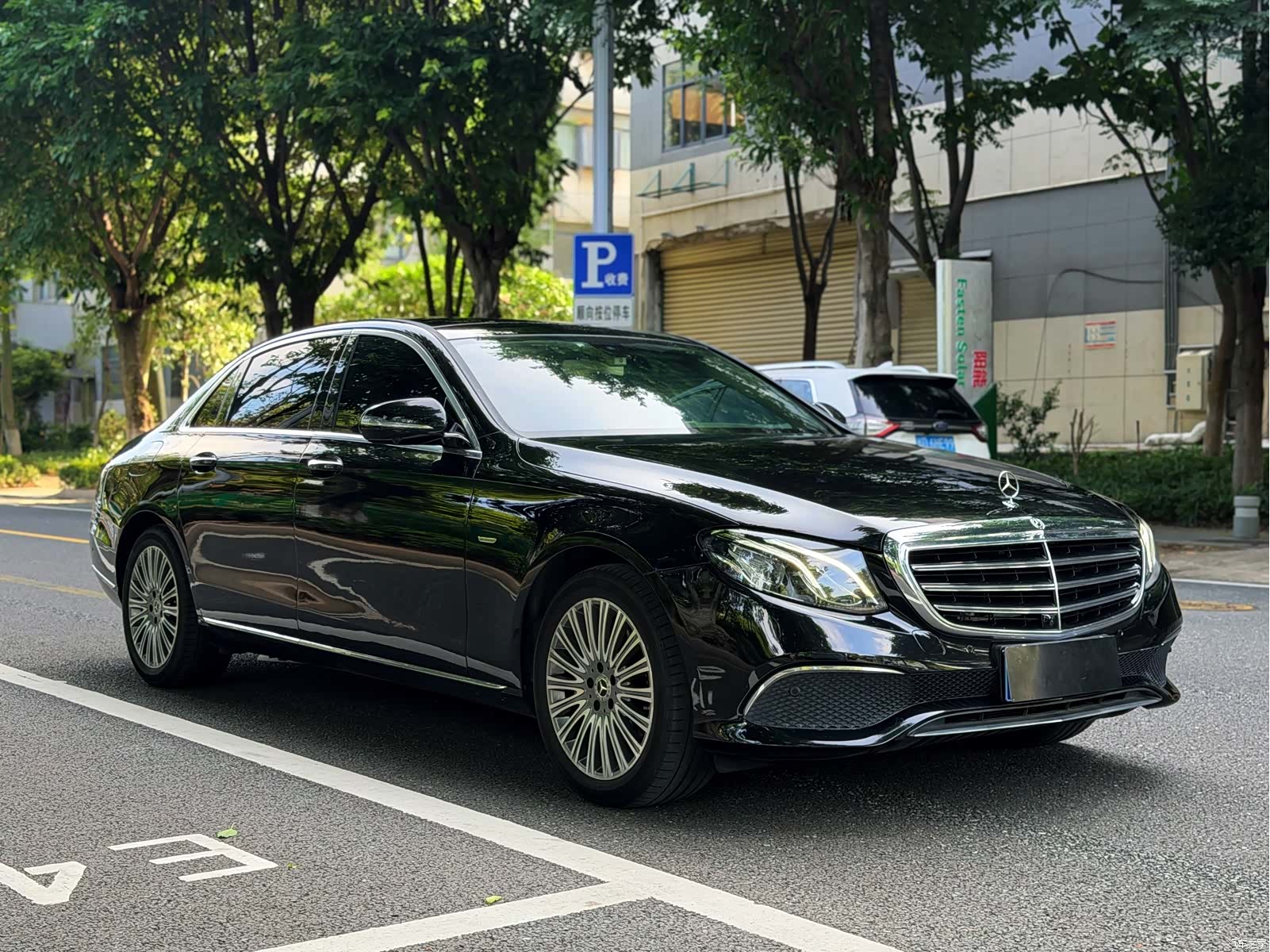 Mercedes-Benz E-Class, 2020 3
