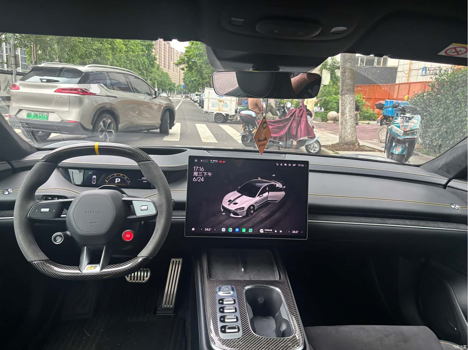 Xiaomi SU7, 2025 11