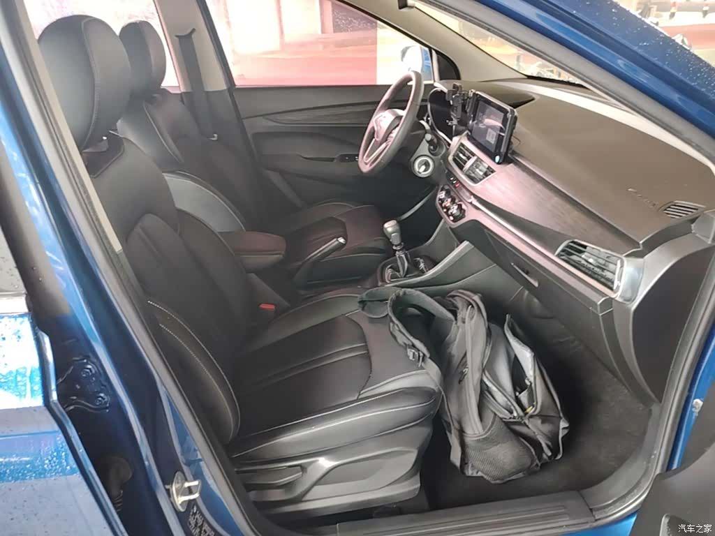 Wuling 360, 2018 25