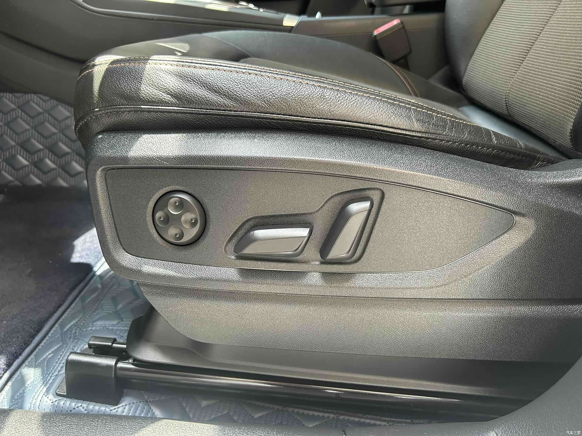Audi Q5L, 2019 14