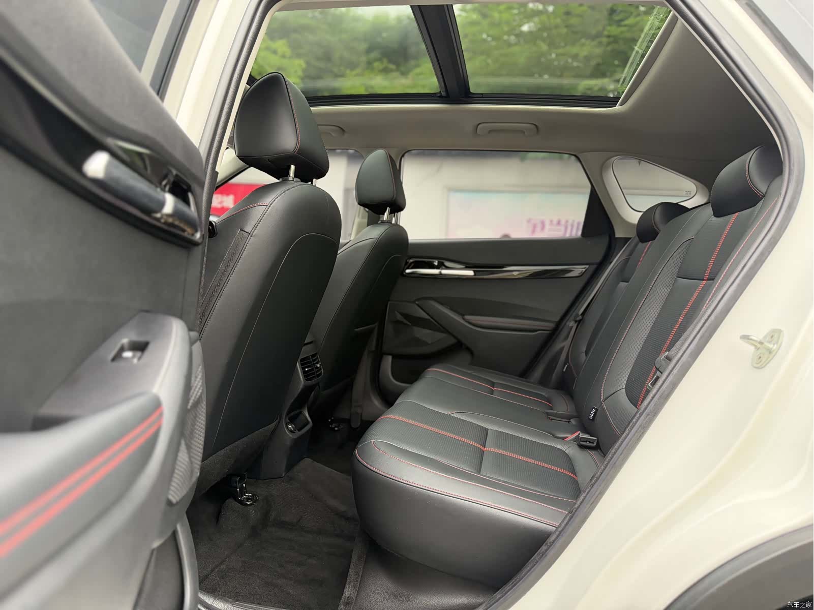 Kia KX3, 2022 11
