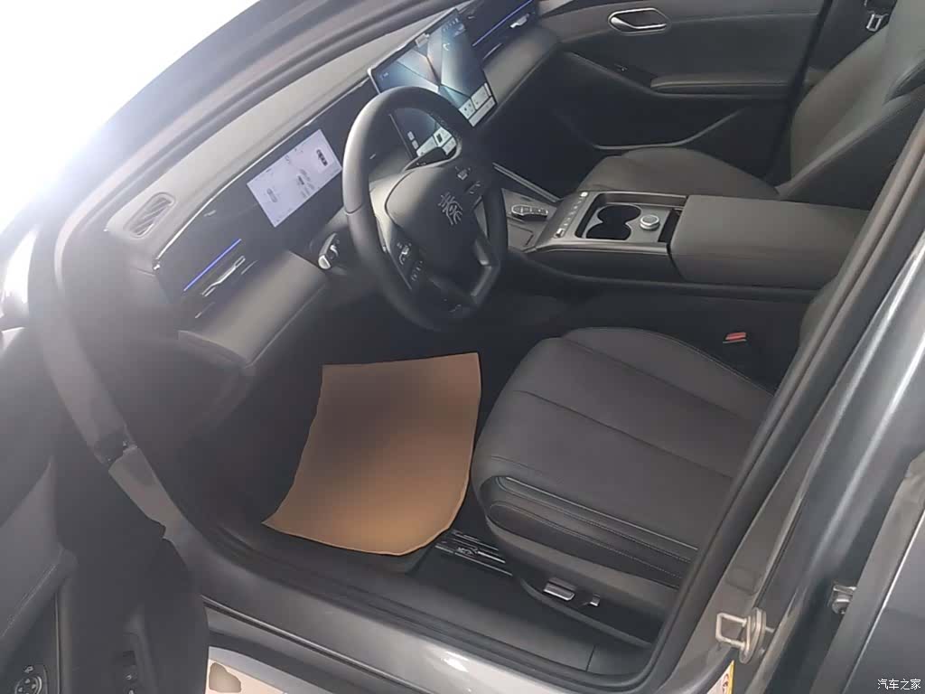 BYD Qin, 2025 16
