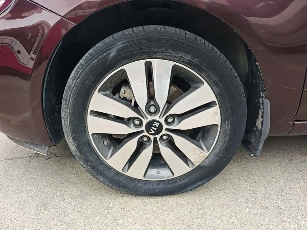 Kia GLS, 2014 23