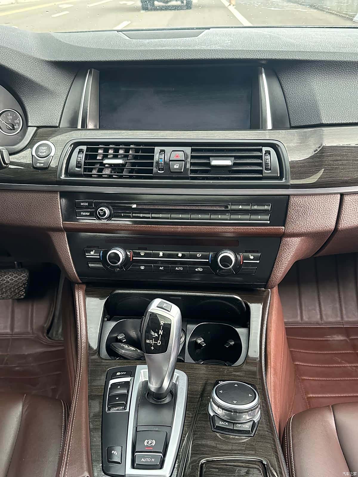 BMW 5 Series, 2015 все фото