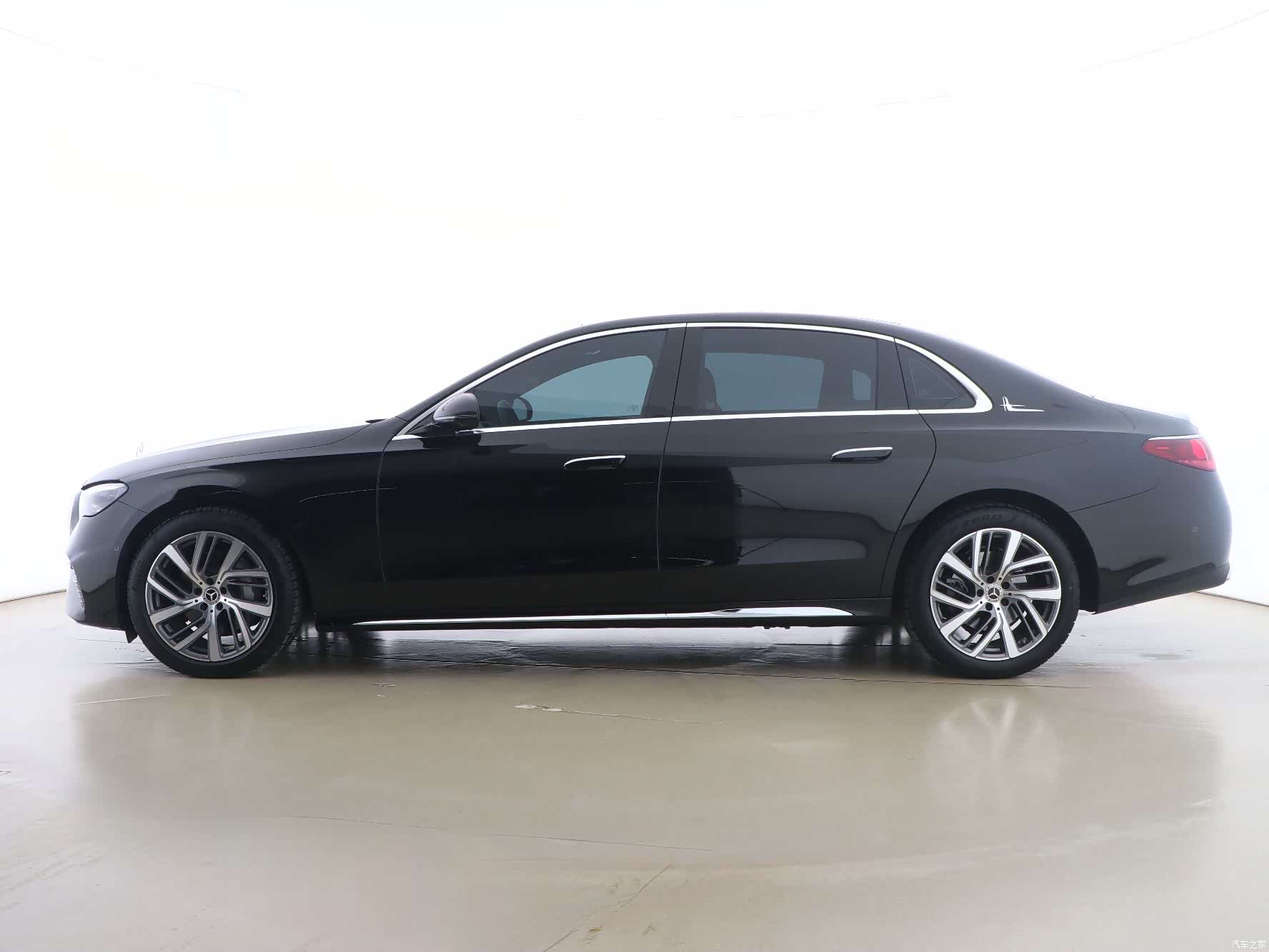 Mercedes-Benz E-Class, 2024 7
