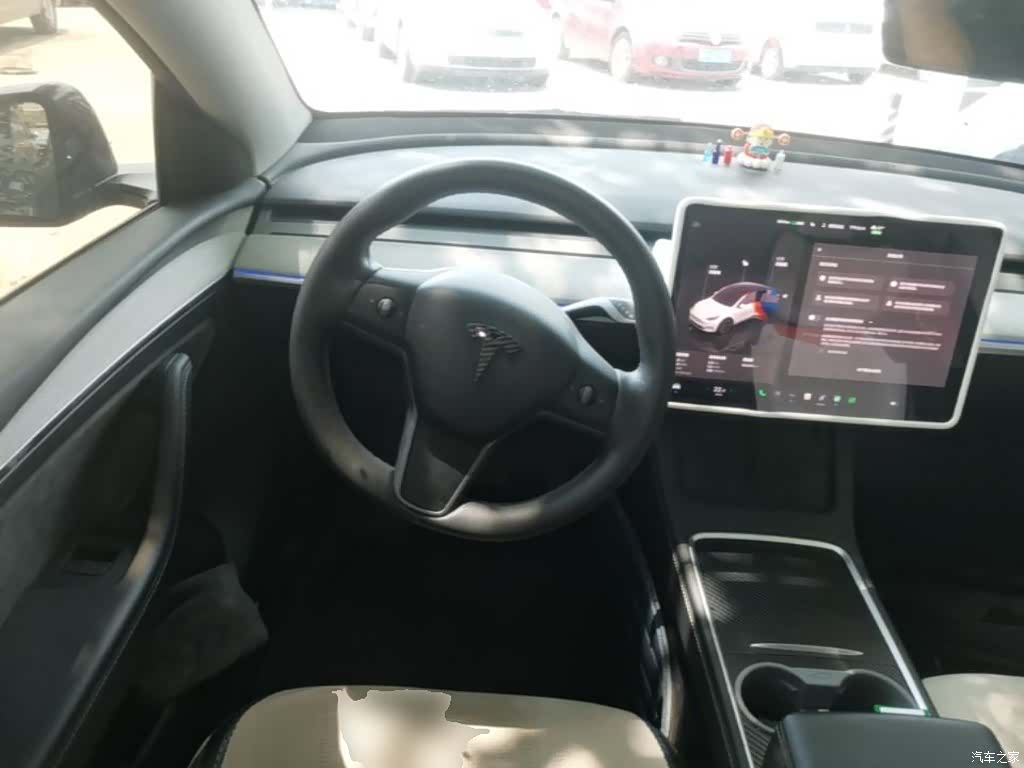 Tesla Model Y, 2023 11