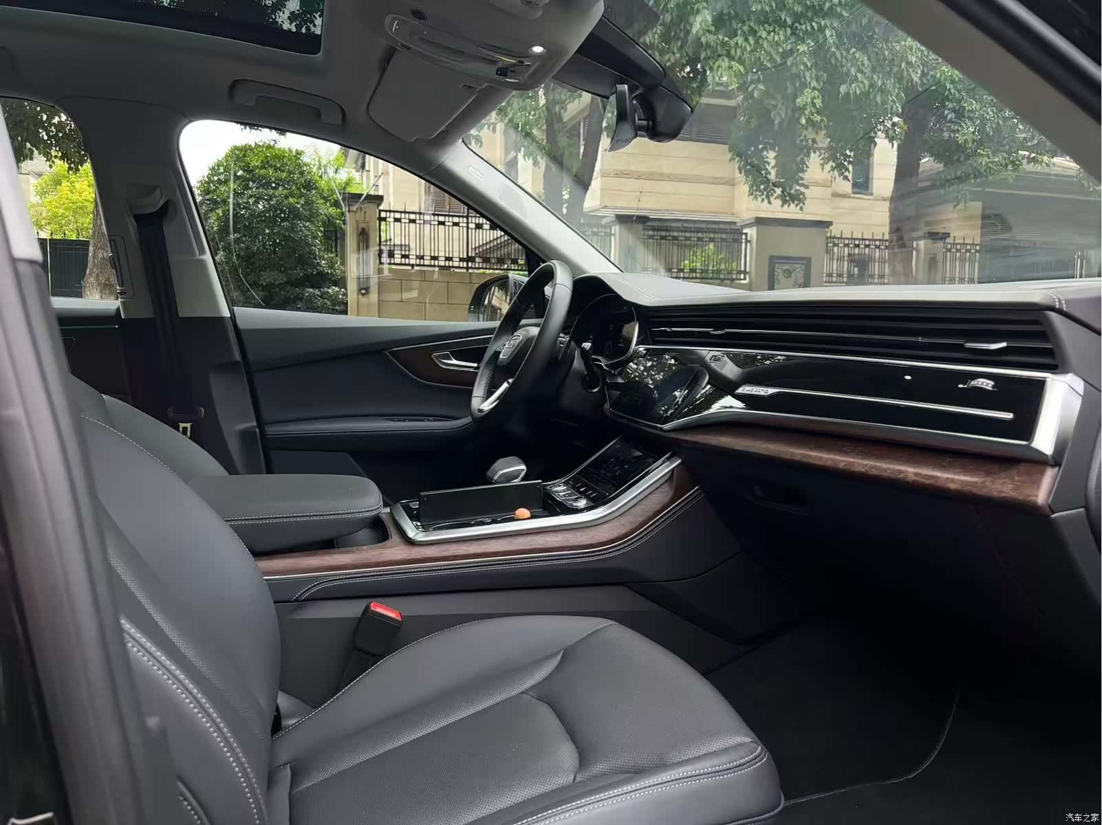 Audi Q7, 2025 6
