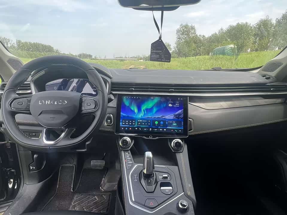 Lynk & Co 01