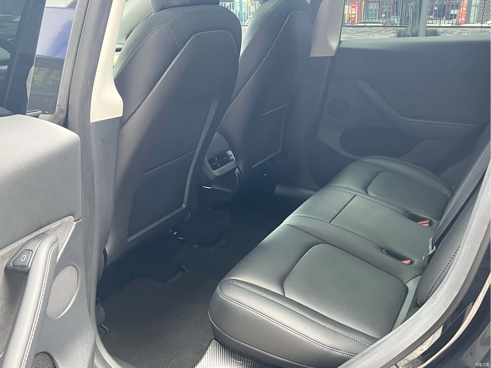 Tesla Model Y, 2022 12