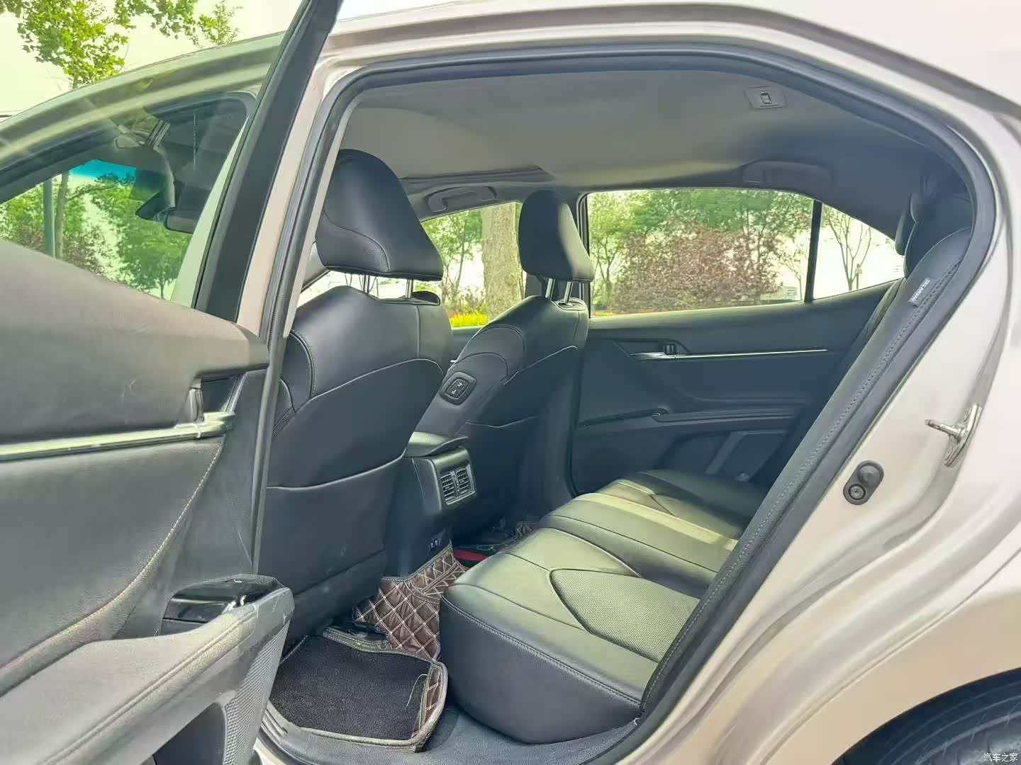 Toyota Camry, 2019 все фото