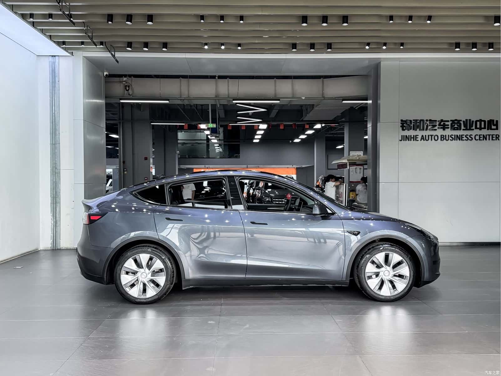 Tesla Model Y, 2023 20