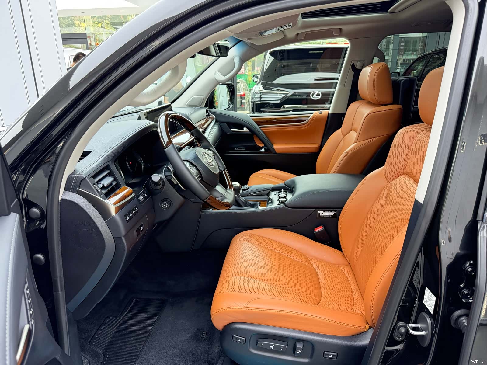 Lexus LX, 2017 4