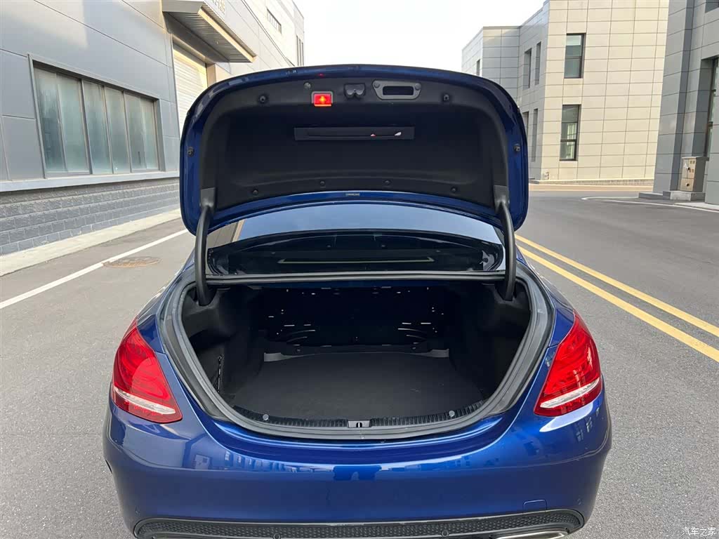 Mercedes-Benz C-Class, 2018 16