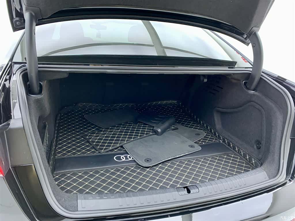 Audi A6L, 2024 9