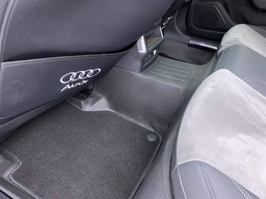 Audi A6L 2024, фото 26