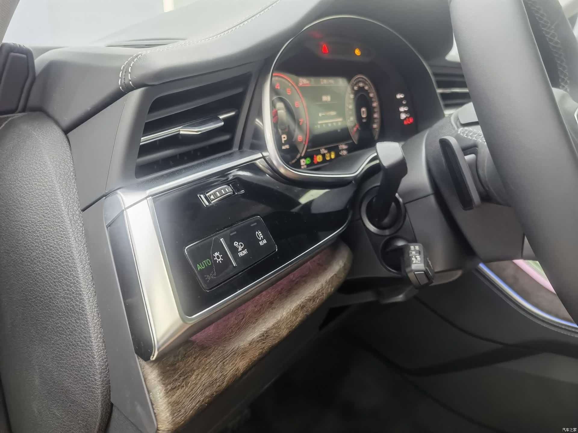 Audi Q7, 2024 все фото