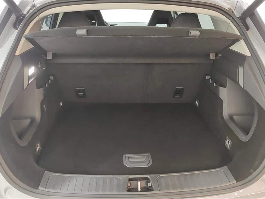Lynk & Co 06 EM-P Lynk & Co 06 EM-P