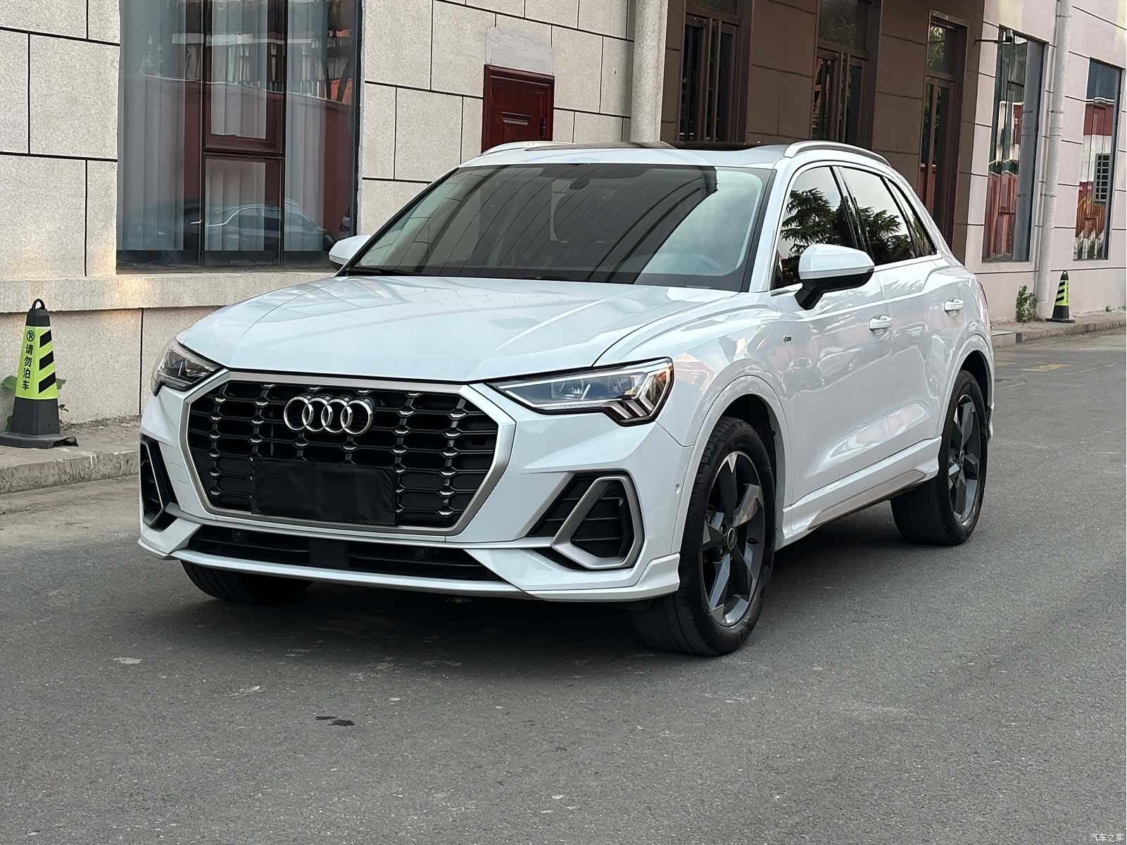 Audi Q3, 2022 1
