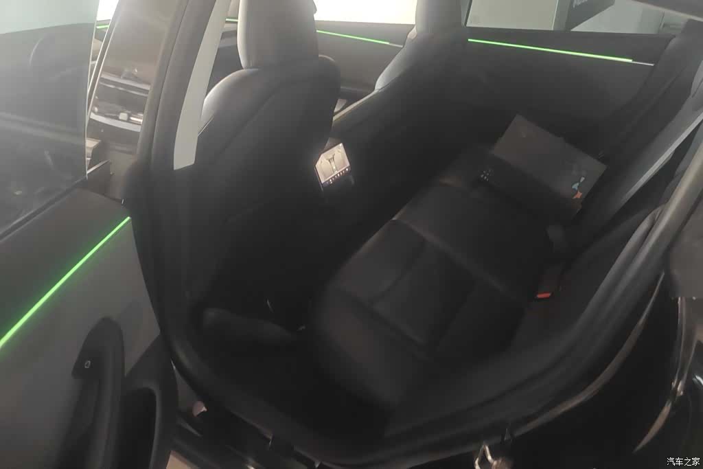 Tesla Model 3, 2024 11