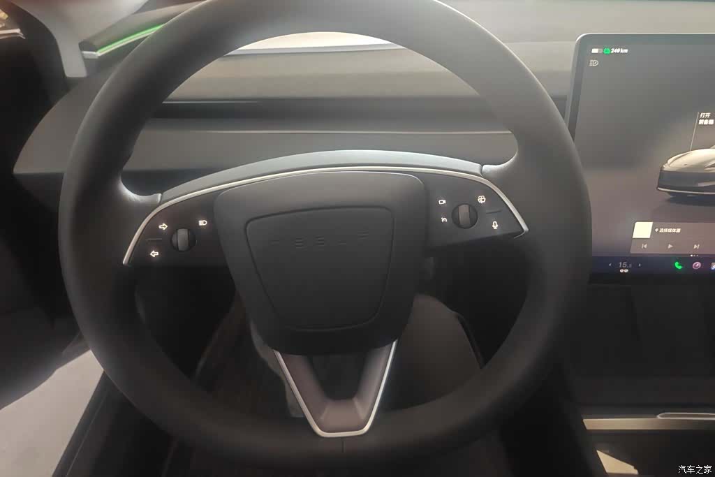 Tesla Model 3, 2024 15