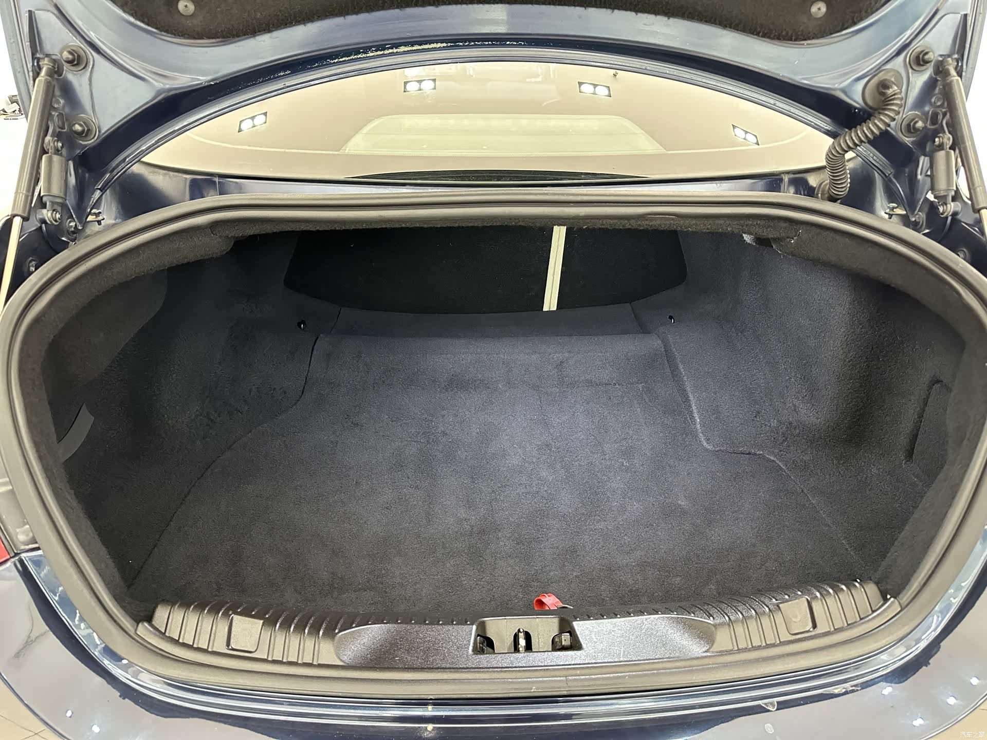 Jaguar XF, 2009 32