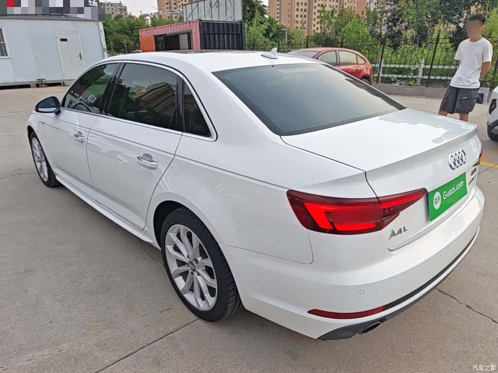 Audi A4L, 2018 все фото