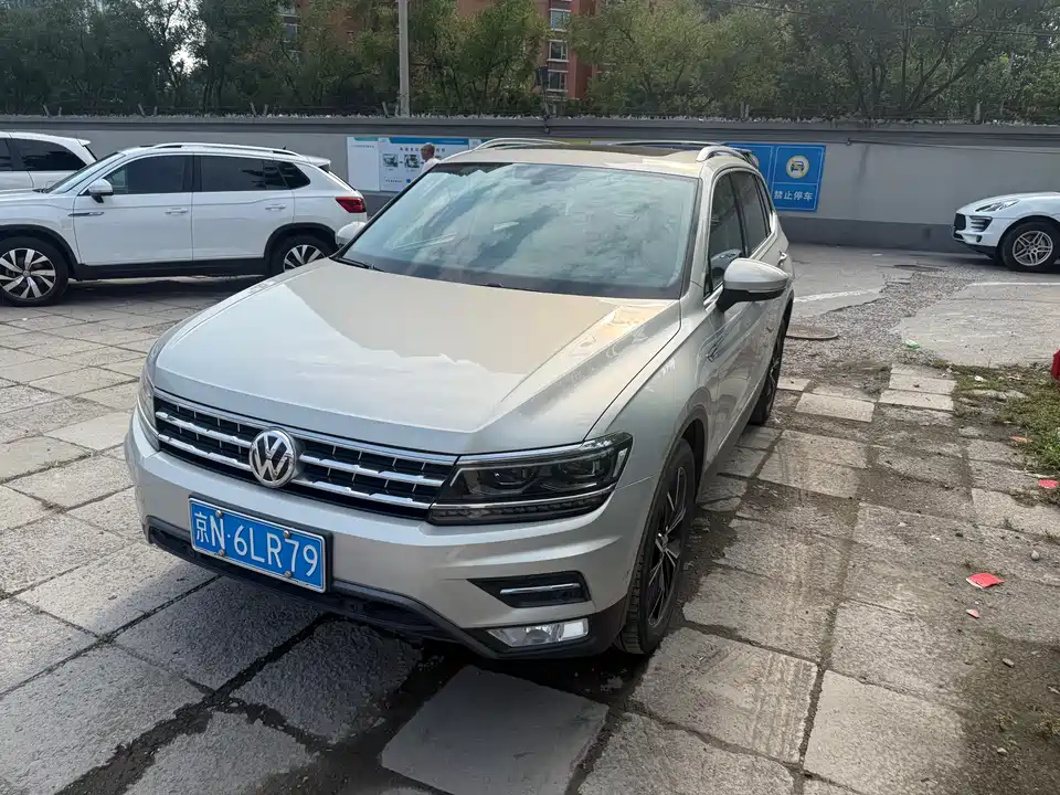 Volkswagen Tiguan L