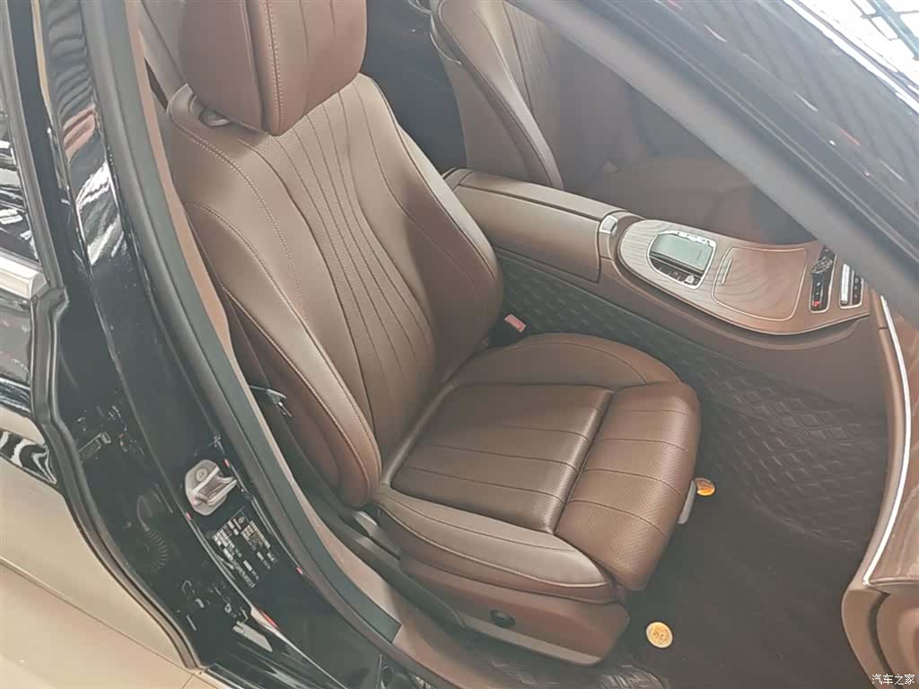 Mercedes-Benz E-Class, 2022 25