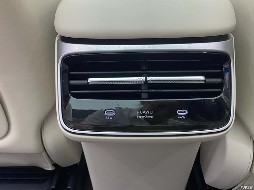 Luxeed R7, 2025 21
