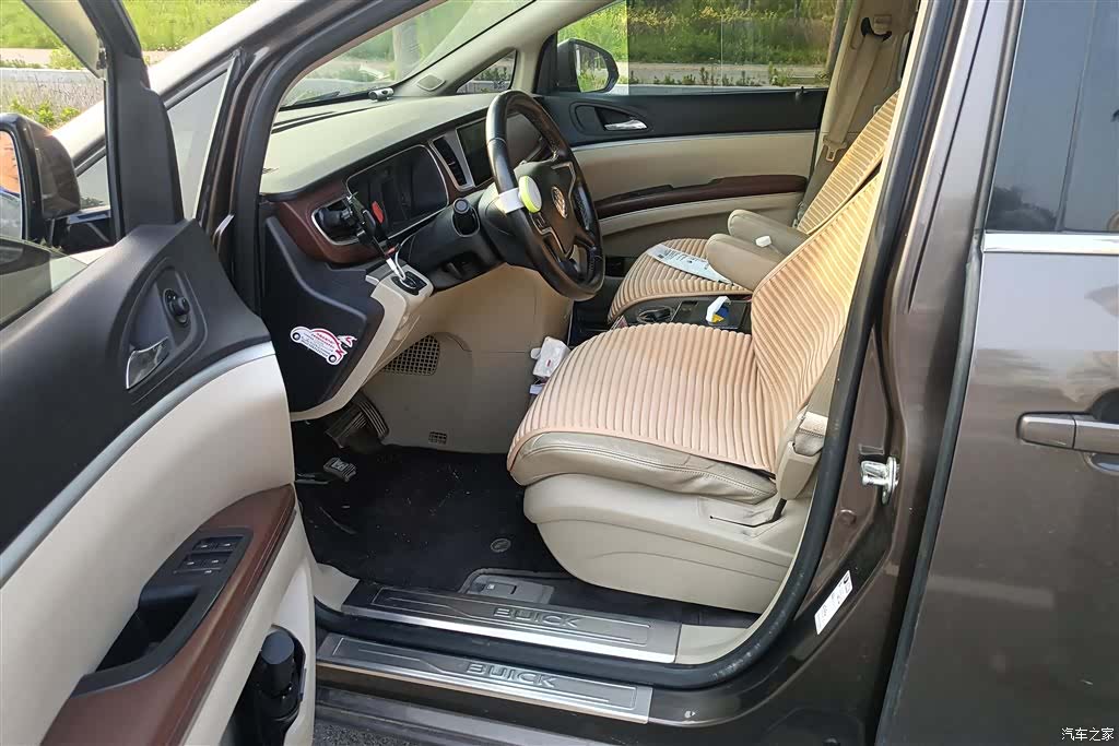 Buick GL8, 2016 9