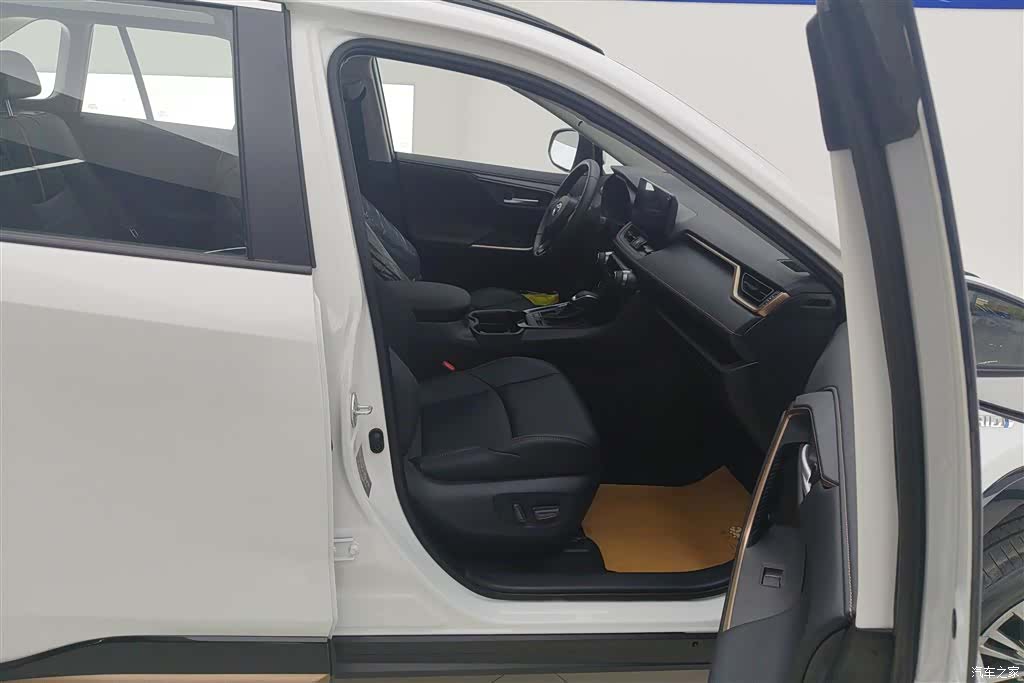 Toyota Wildlander, 2026 8